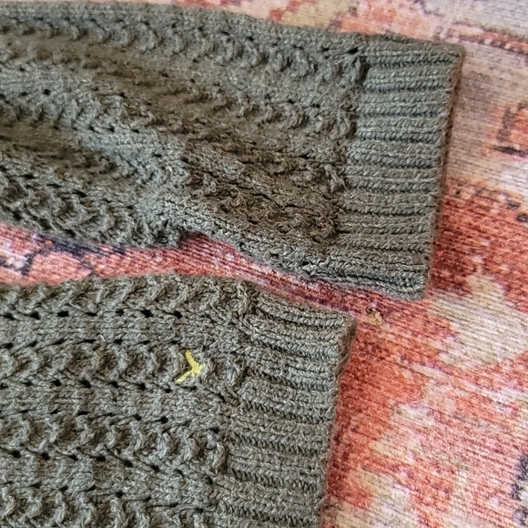 AE sweater - Picture 2 of 4